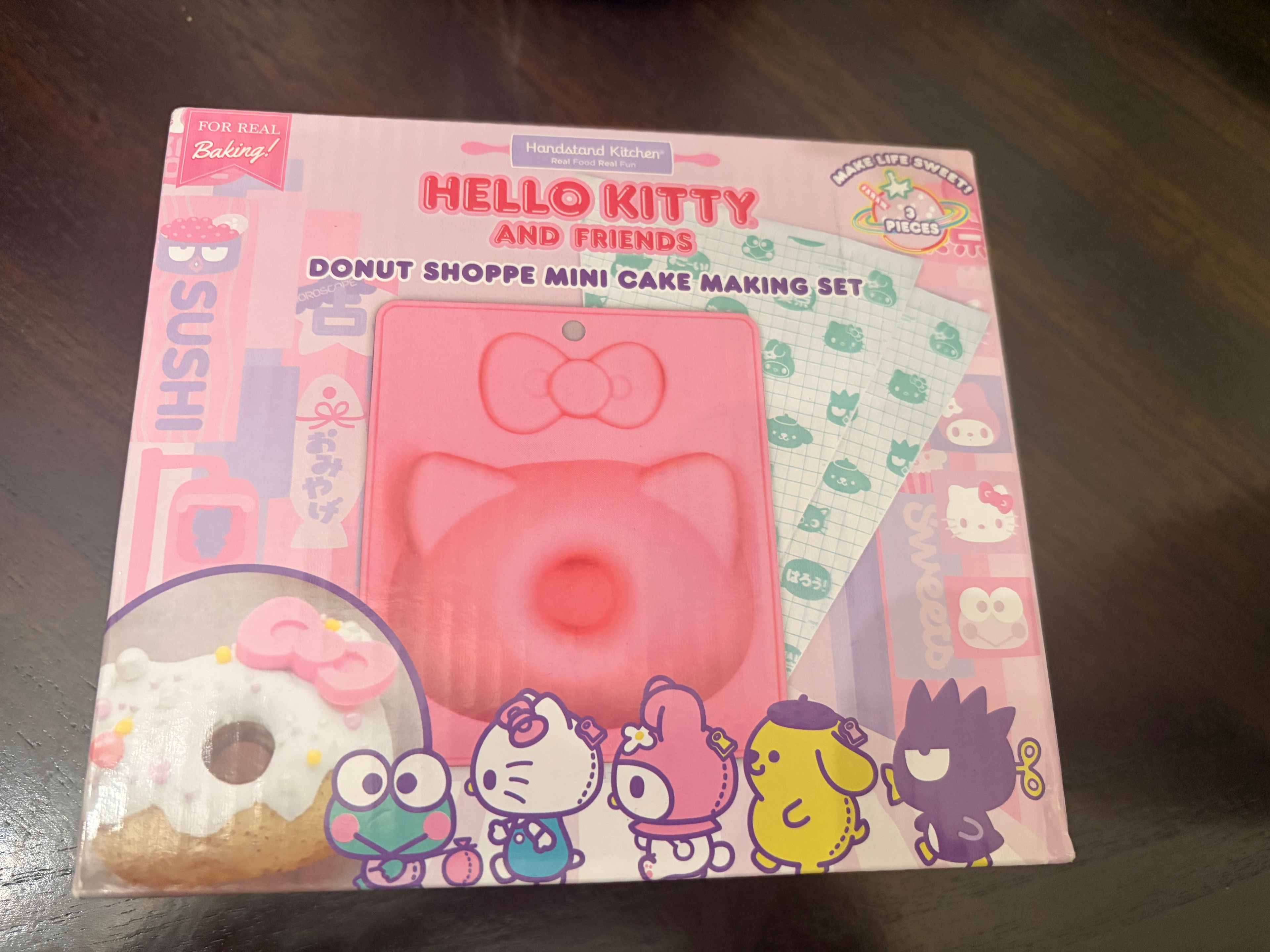 Hello Kitty and friends donut shop mini cake making set